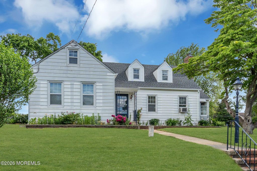 37 Highland Avenue, Leonardo, NJ 07737
