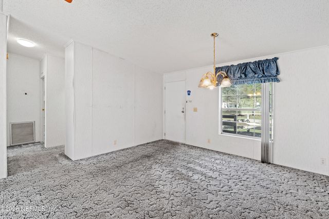 75026 SEMPER FI Drive, Yulee, FL 32097