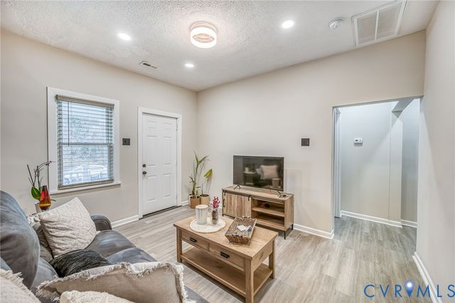 2117 Selden St, Richmond, VA 23223