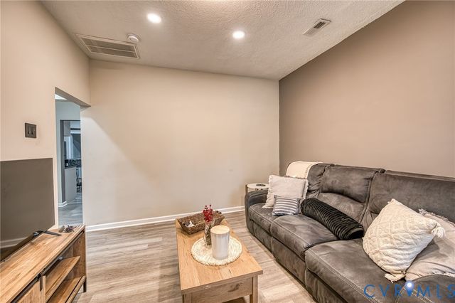 2117 Selden St, Richmond, VA 23223