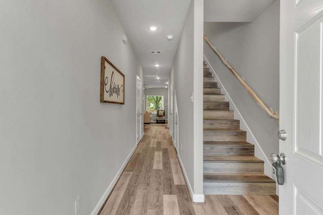 911 West Lewis Street B, Conroe, TX 77301