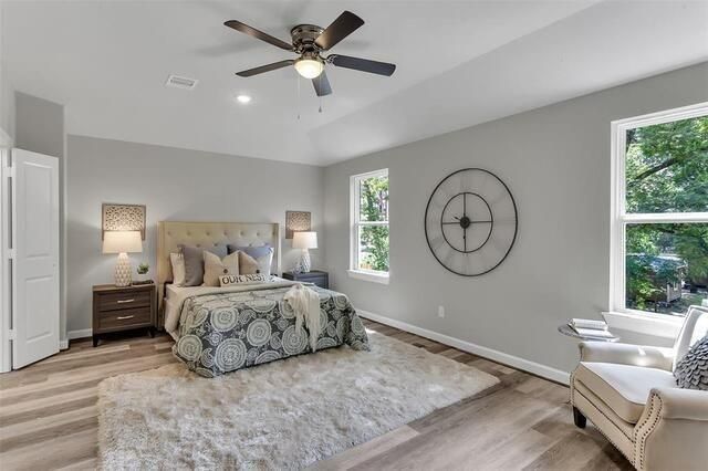 911 West Lewis Street B, Conroe, TX 77301