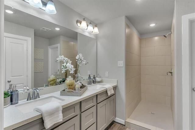 911 West Lewis Street B, Conroe, TX 77301