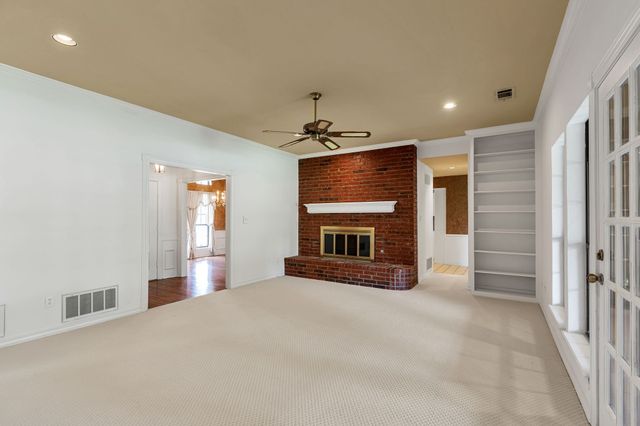 1675 SHORES Boulevard, Rockwall, TX 75087