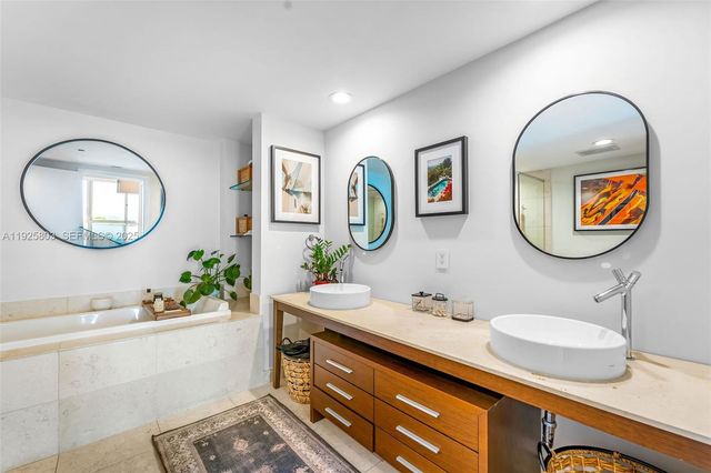 465 E Brickell Ave 3901, Miami, FL 33131