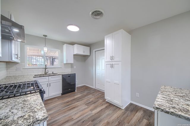 3710 Van Dyke, San Antonio, TX 78218