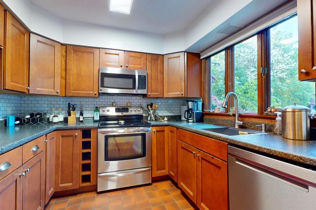 20 Greenfield Rd Unit F7, Essex, VT 05452