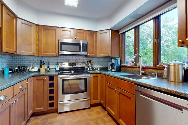 20 Greenfield Rd Unit F7, Essex, VT 05452