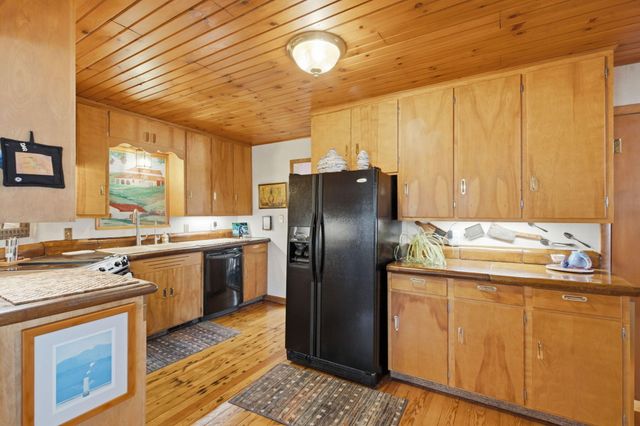 305 S 6th Avenue, Ozark, MO 65721
