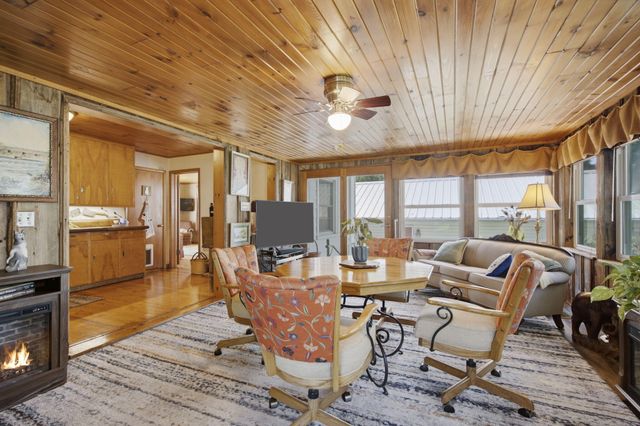305 S 6th Avenue, Ozark, MO 65721