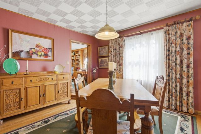 305 S 6th Avenue, Ozark, MO 65721