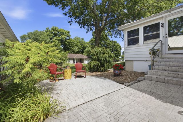 305 S 6th Avenue, Ozark, MO 65721