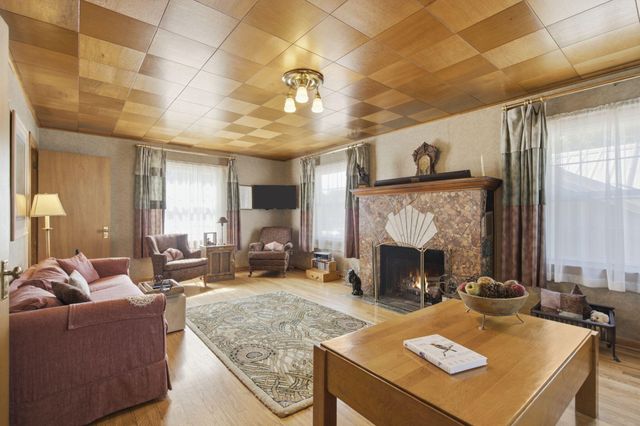 305 S 6th Avenue, Ozark, MO 65721