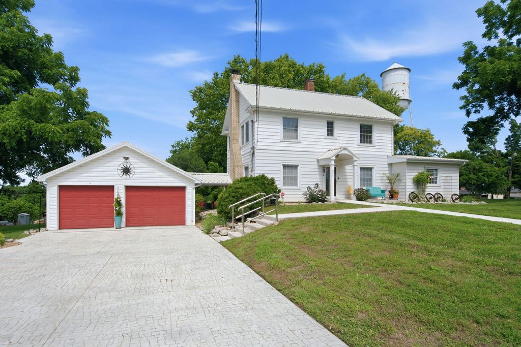 305 S 6th Avenue, Ozark, MO 65721
