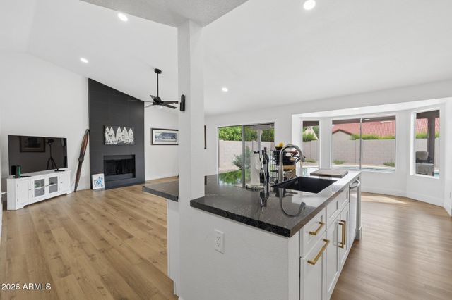 9003 E WINDROSE Drive, Scottsdale, AZ 85260