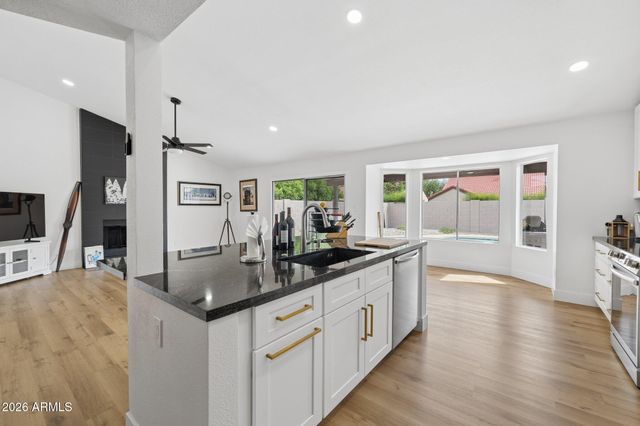 9003 E WINDROSE Drive, Scottsdale, AZ 85260