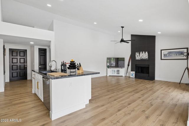 9003 E WINDROSE Drive, Scottsdale, AZ 85260