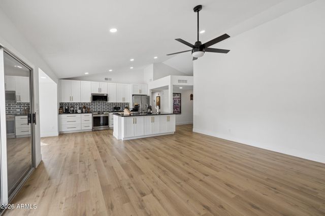 9003 E WINDROSE Drive, Scottsdale, AZ 85260