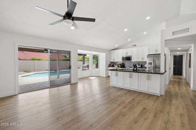 9003 E WINDROSE Drive, Scottsdale, AZ 85260