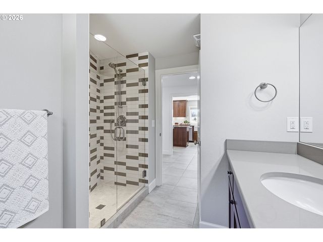 20122 Ne INTERLACHEN Ln, Fairview, OR 97024