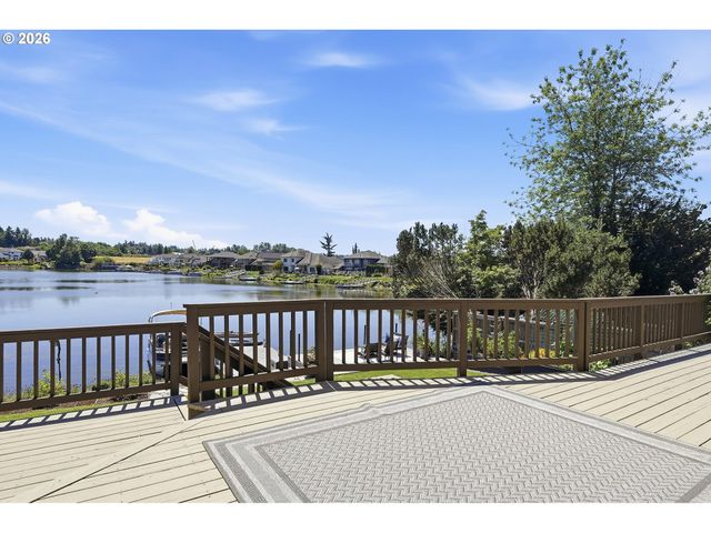 20122 Ne INTERLACHEN Ln, Fairview, OR 97024