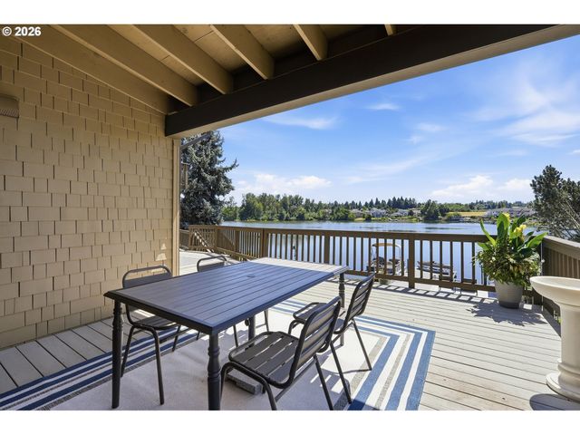 20122 Ne INTERLACHEN Ln, Fairview, OR 97024