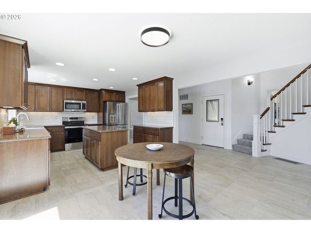 20122 Ne INTERLACHEN Ln, Fairview, OR 97024