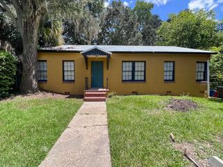 2734 SW 3RD PLACE, Gainesville, FL 32607