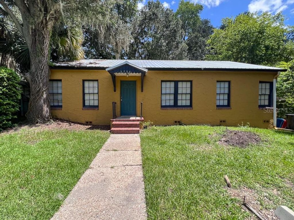 2734 SW 3RD PLACE, Gainesville, FL 32607