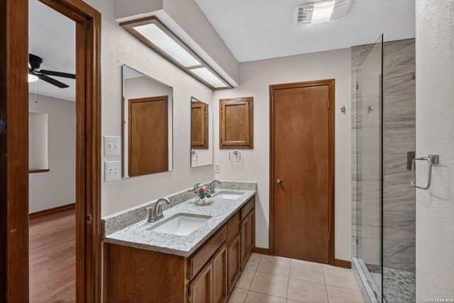 505 Oak Village Dr, San Antonio, TX 78253