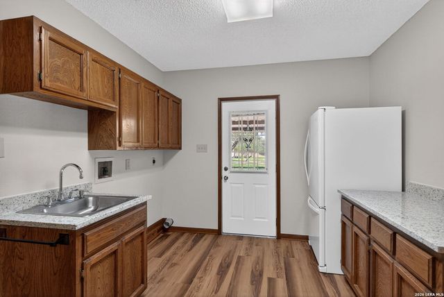 505 Oak Village Dr, San Antonio, TX 78253
