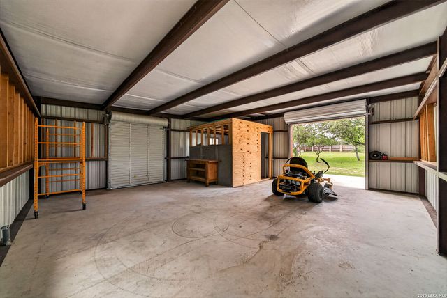 505 Oak Village Dr, San Antonio, TX 78253