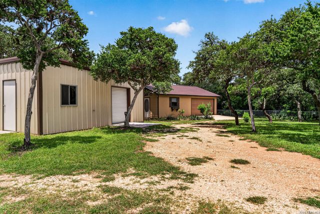 505 Oak Village Dr, San Antonio, TX 78253