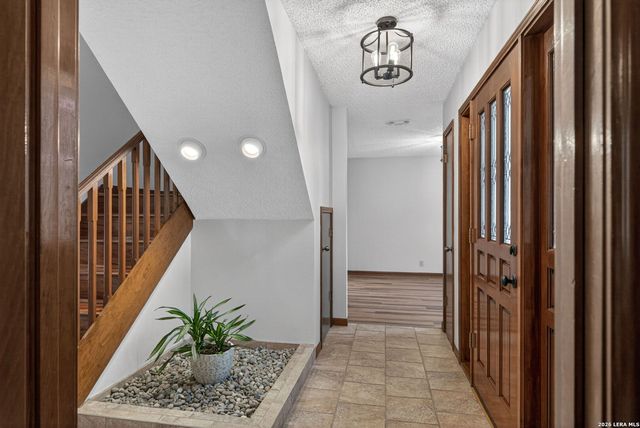 505 Oak Village Dr, San Antonio, TX 78253