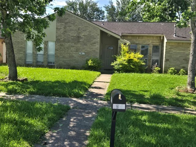 1911 Hilton Head Drive, Missouri City, TX 77459