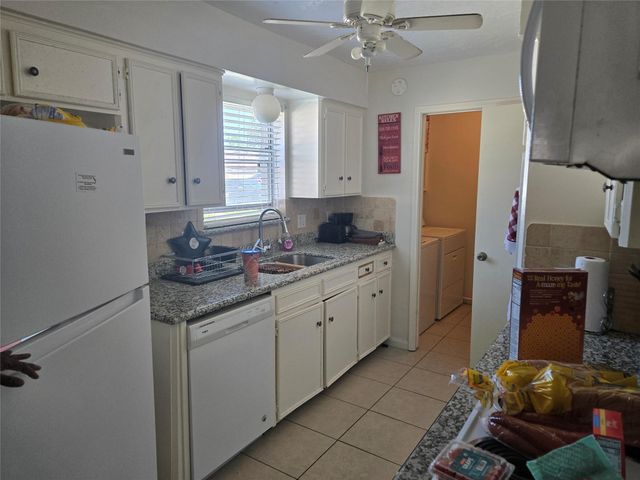 1911 Hilton Head Drive, Missouri City, TX 77459