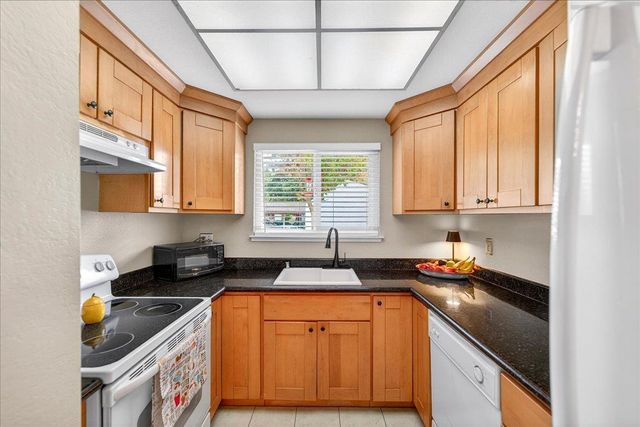 2201 Monroe Street 601, Santa Clara, CA 95050