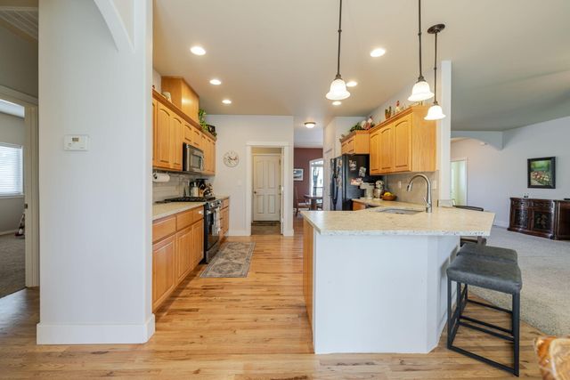 2241 SE Pilatus Lane, Bend, OR 97702