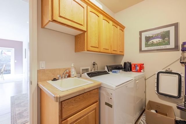 2241 SE Pilatus Lane, Bend, OR 97702