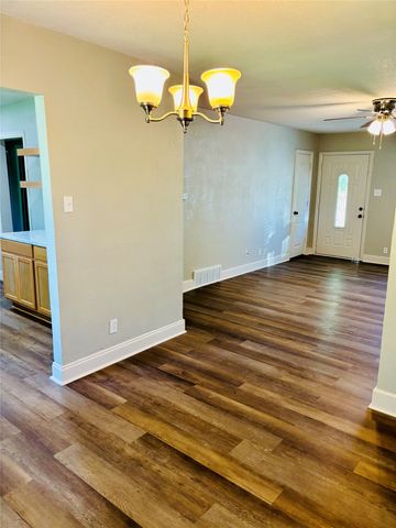 5433 Purington Avenue, Fort Worth, TX 76112