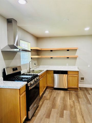 5433 Purington Avenue, Fort Worth, TX 76112