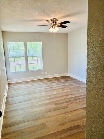 5433 Purington Avenue, Fort Worth, TX 76112