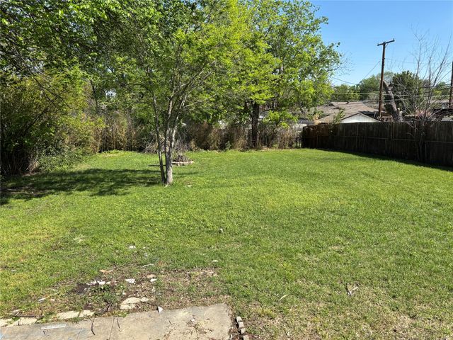 5433 Purington Avenue, Fort Worth, TX 76112