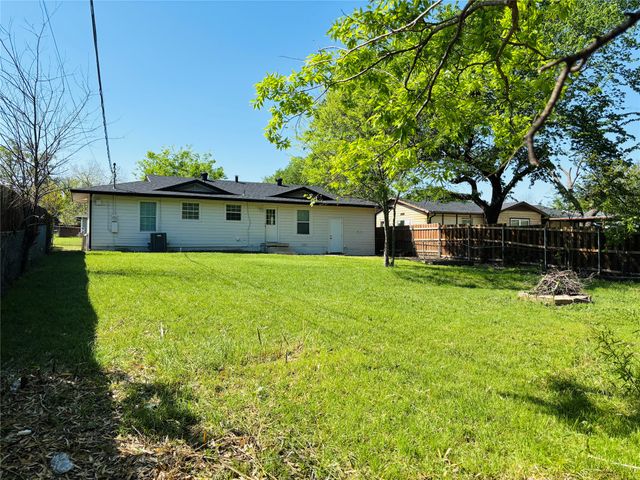 5433 Purington Avenue, Fort Worth, TX 76112