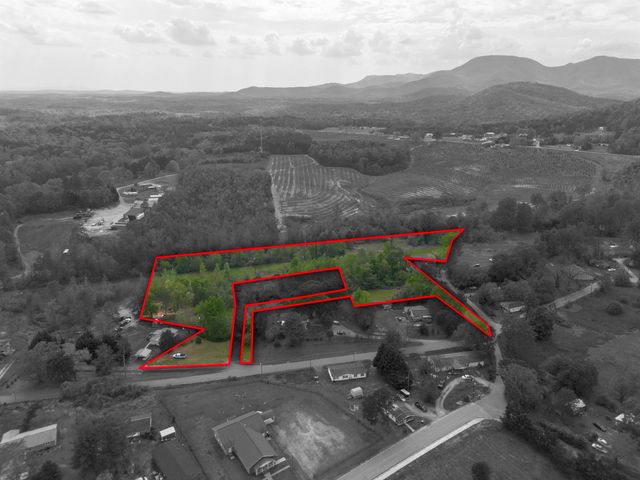 130 Sarah Dr, Landrum, SC 29356