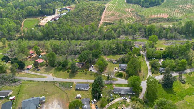 130 Sarah Dr, Landrum, SC 29356