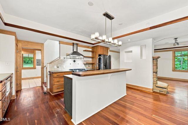 2219 Ridgewood Road, Chapel Hill, NC 27516