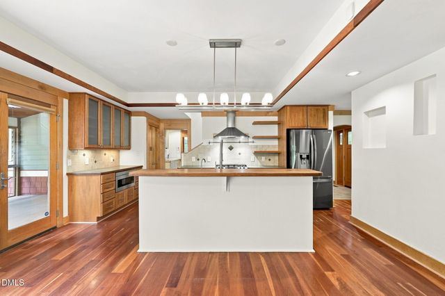 2219 Ridgewood Road, Chapel Hill, NC 27516