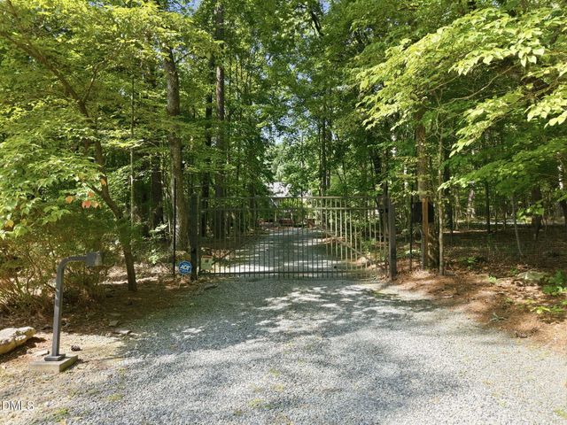 2219 Ridgewood Road, Chapel Hill, NC 27516