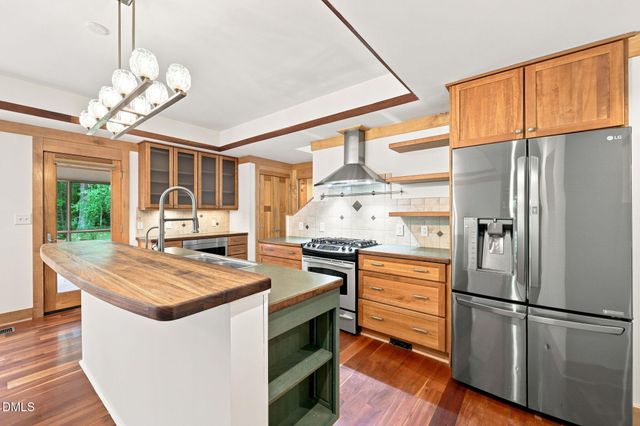 2219 Ridgewood Road, Chapel Hill, NC 27516